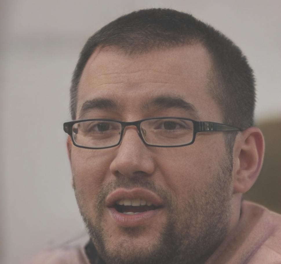 Ritratto professionale di Ettore Ravenna, responsabile apparecchiature audio-video